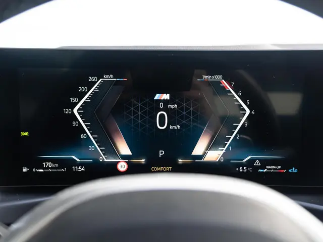 BMW 3 Serie Sedan 318i 2025 Benzine 23