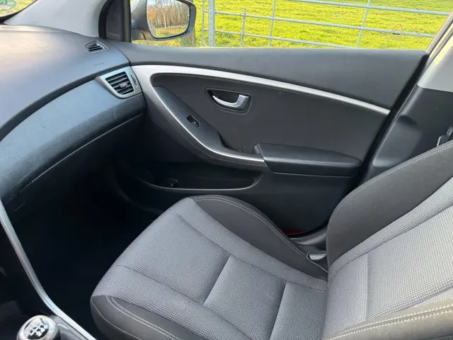 Hyundai i30 1.6 GDI i-Motion Plus 2015 Benzine 23