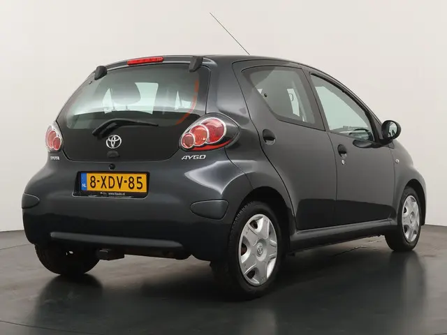 Toyota Aygo 1.0 VVT-i Now 2014 Benzine 5