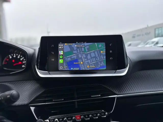 Peugeot 208 1.2 PureTech Active 2022 Benzine 7