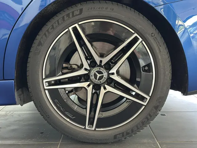 Mercedes-Benz C-Klasse 180 AMG Line 2022 Benzine 30