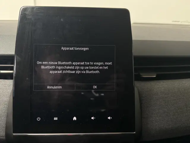 Renault Clio 1.0 TCe 90 GPF techno 2023 Benzine 32