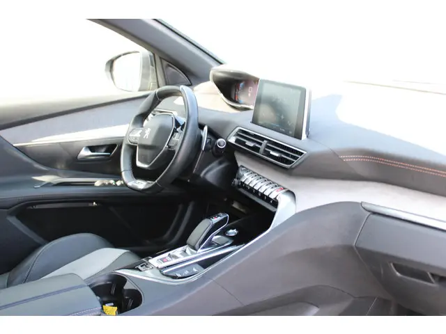 Peugeot 3008 1.6 HYbrid4 300 GT 2020 Hybride Benzine 9