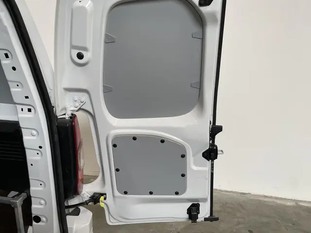 Opel Combo 130pk L1 Automaat 2023 Diesel 27
