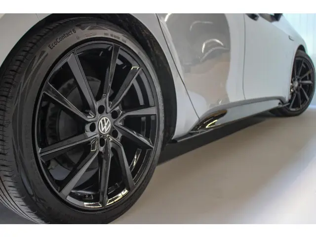 Volkswagen ID.3 Pro 58 kWh | LEDER | UNIEK! | 2020 Elektrisch 17