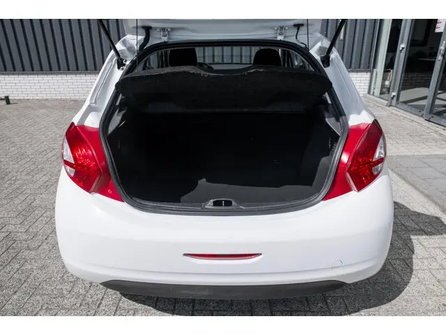 Peugeot 208 1.0 VTi Access*Airco*Radio/MP3* 2014 Benzine 9