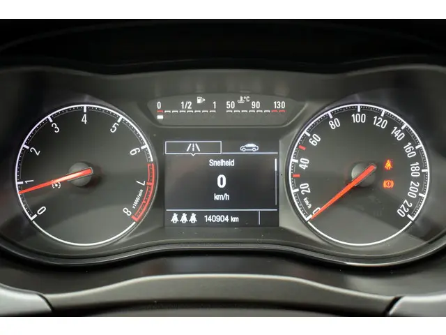 Opel Corsa 1.4 Color Edition 2015 Benzine 33