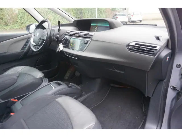 Citroën Grand C4 Picasso 1.6 e-THP Shine 2018 Benzine 26