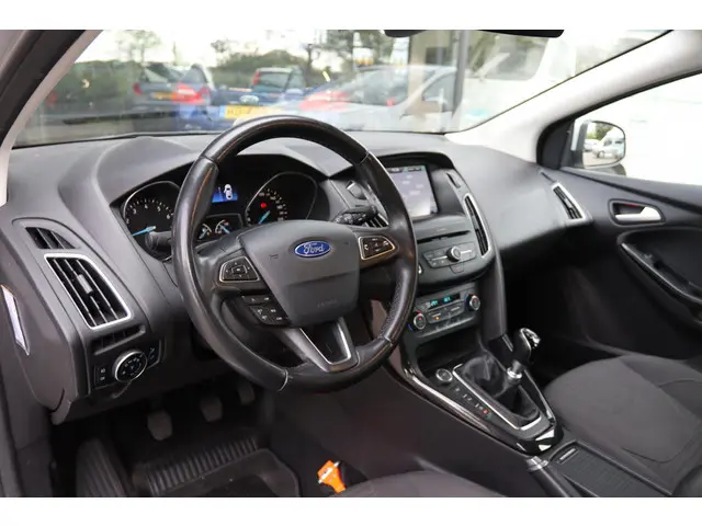 Ford Focus 1.0 TITANIUM ED. 2015 Benzine 13
