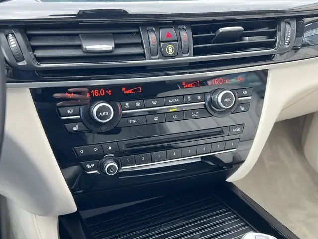 BMW X5 xDrive40e High Executive 2015 Hybride Benzine 10
