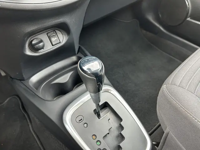 Toyota Yaris 1.5 VVT-i Executive 2019 Benzine 17