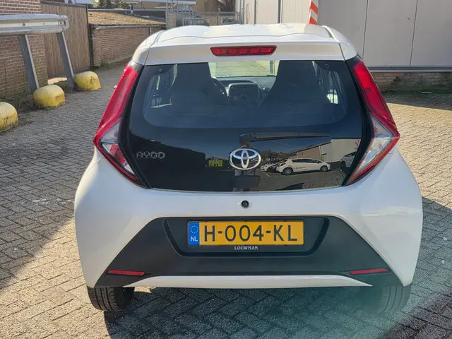 Toyota Aygo 1.0 VVT-i x-fun | 54178km | Airco 2020 Benzine 5