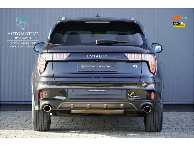 Lynk & Co 01 1.5 180 pk PHEV AUTOMAAT 2022 Hybride Benzine 4