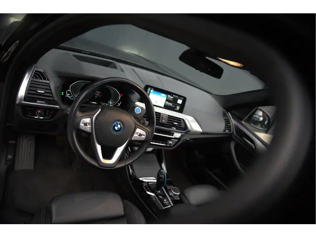 BMW iX3 High Executive 80 kWh 2021 Elektrisch 4
