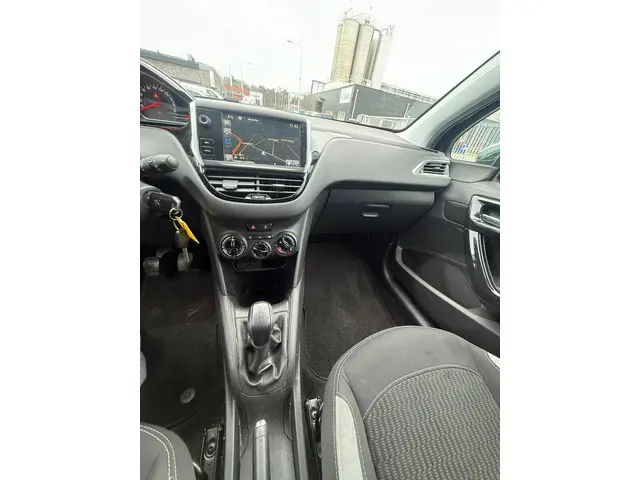 Peugeot 208 1.2 PureTech Style 2015 Benzine 13