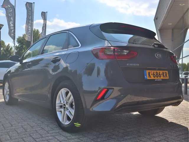 Kia Ceed 1.0 T-GDi DynamicLine 2021 Benzine 3