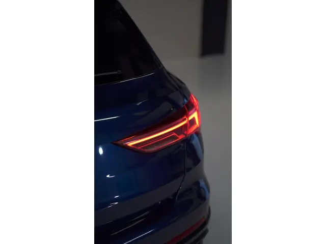 Audi Q3 45 TFSI e S line 2022 Hybride Benzine 21