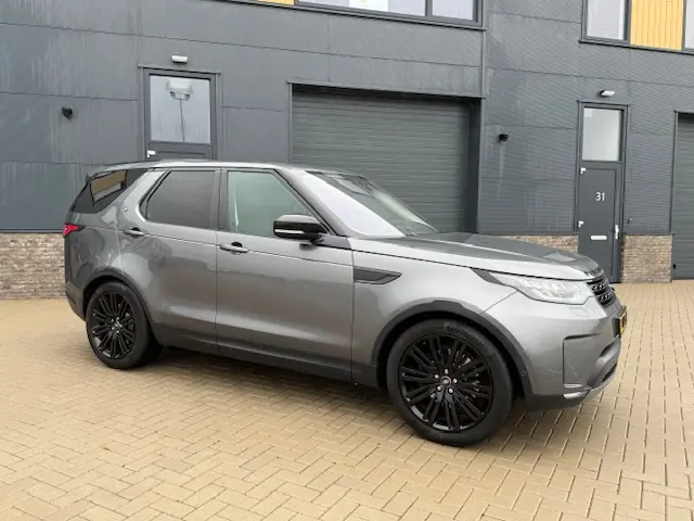 Land Rover Discovery 3.0 Td6 HSE Luxury 2017 Diesel 3