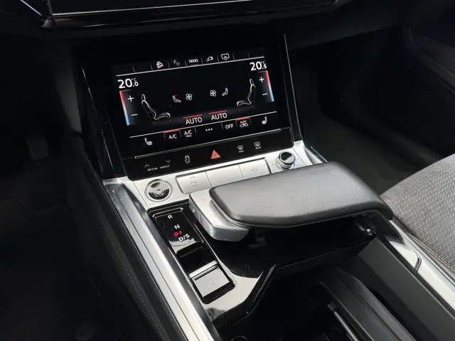 Audi e-tron 55 quattro S edition 2022 Elektrisch 29