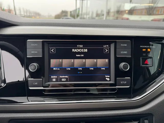 Volkswagen Polo 1.0 TSI Comfortline 2018 Benzine 17