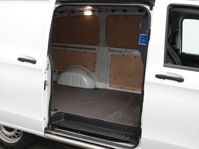 Mercedes-Benz eVito Lang 66 kWh 2022 Elektrisch 39