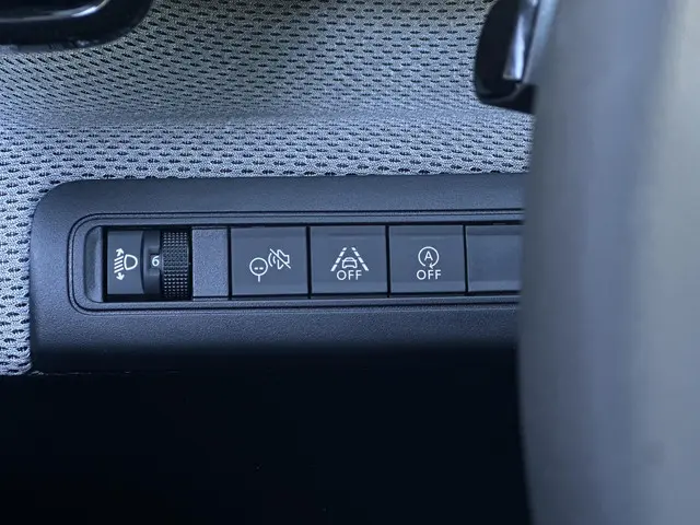 Citroën C3 1.2 Turbo 100pk Plus 2025 Benzine 28