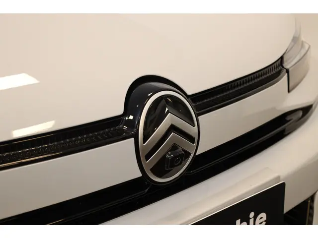 Citroën C4 Hybrid 136 Max 2025 Hybride Benzine 3