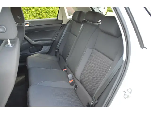 Volkswagen Polo 1.0 TSI Highline Business R 2021 Benzine 63