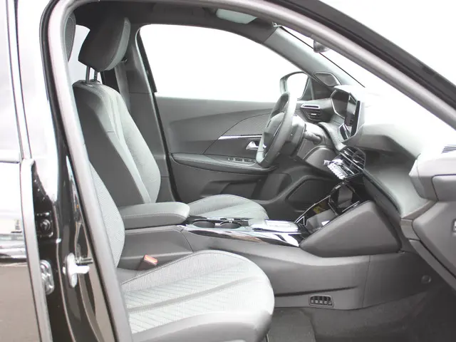 Peugeot e-2008 EV Allure 50 kWh 2025 Elektrisch 10