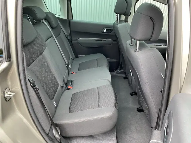 Peugeot 3008 1.6 THP Style 2015 Benzine 19