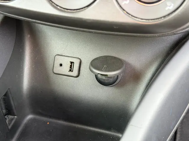 Opel ADAM 1.2 Airco boekjes 2013 Benzine 20