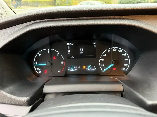 Ford Transit Custom 2.0 L1H1 Limited 2022 Diesel 17