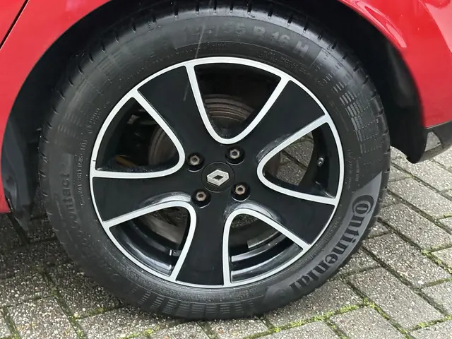 Renault Clio 0.9 TCe Expression 2013 Benzine 25