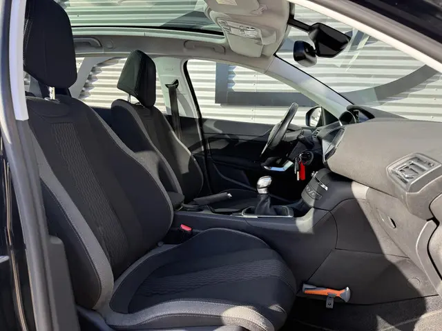 Peugeot 308 SW 1.2 PureTech Blue Lion 2017 Benzine 9