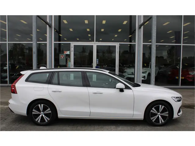 Volvo V60 B3 Automaat Momentum Advantage 2021 Benzine 32