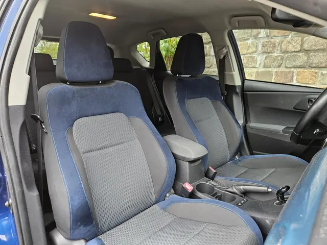 Toyota Auris 1.8 Hybrid Executive 2015 Hybride Benzine 32