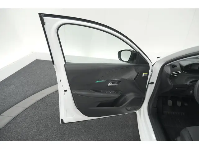 Peugeot 208 PureTech 100 Allure Pack 2023 Benzine 58