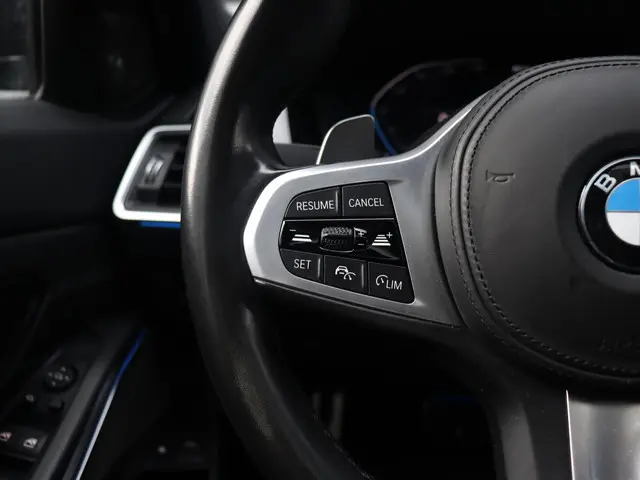 BMW 3 Serie Touring 330e 2021 Hybride Benzine 25