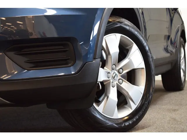 Volvo XC40 T2 130pk AUT8 Momentum BNS 2021 Benzine 3
