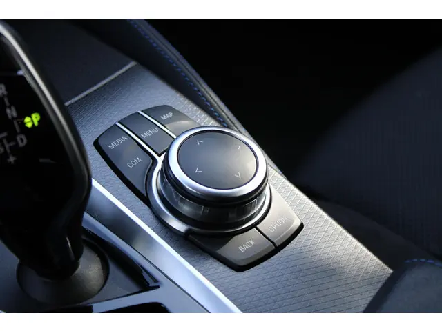 BMW 5 Serie Touring 520i 2022 Benzine 36