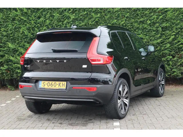 Volvo XC40 3