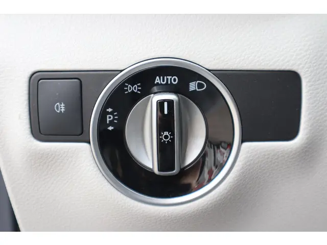 Mercedes-Benz B-Klasse 200 PRESTIGE 2014 Benzine 32