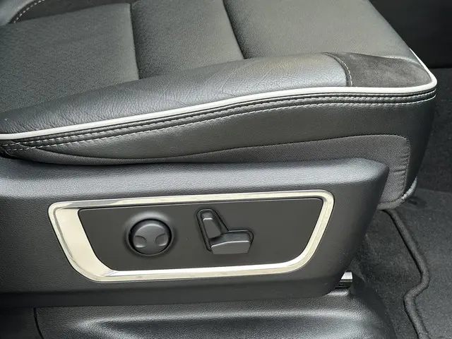 Dodge Ram 1500 3.0 V6 4x4 Crew Cab Laramie 2024 Benzine 13