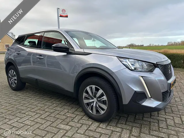 Peugeot 2008 1.2 PureTech Active 2022 Benzine 3