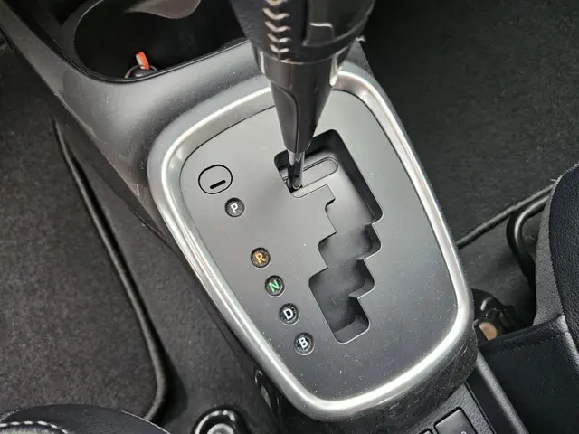 Toyota Yaris 1.5 Hybrid Dynamic 2015 Hybride Benzine 20