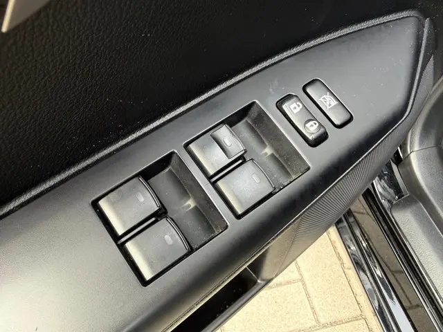 Lexus CT 200h Business Line 2018 Hybride Benzine 18