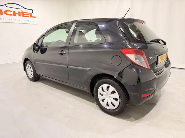 Toyota Yaris 1.0 VVT-i Comfort 2014 Benzine 4