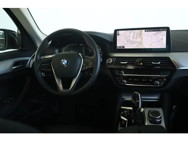 BMW 5 Serie Sedan 530e 2023 Hybride Benzine 6