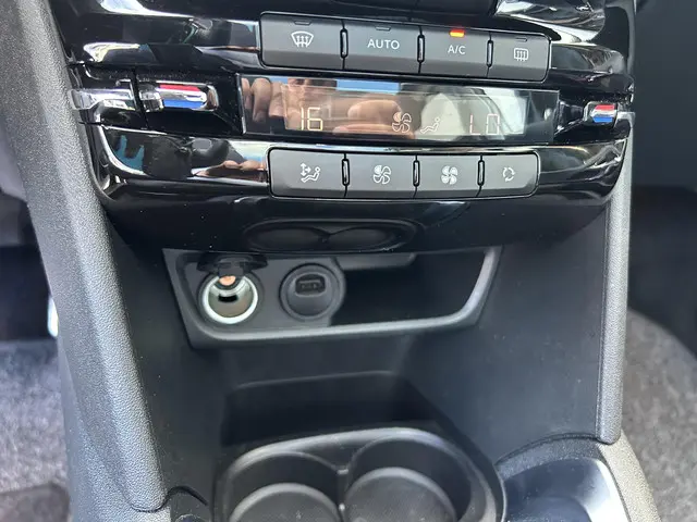 Peugeot 208 1.2 Turbo 110PK GT-line 2018 Benzine 17