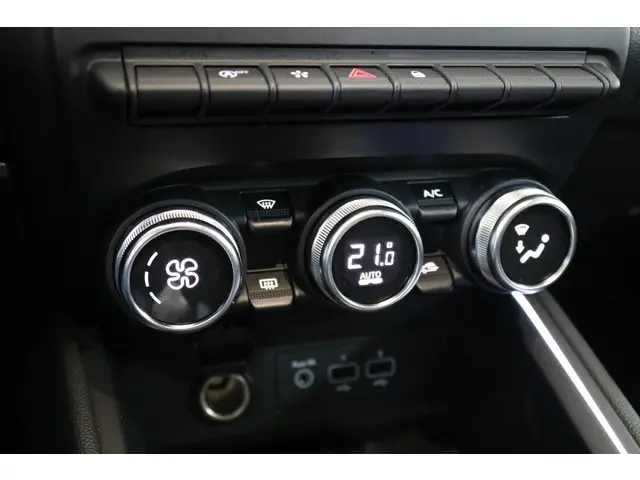 Renault Clio 1.0 TCe Intens 2019 Benzine 24